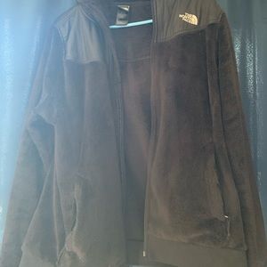 Black size L north face hooded jacket